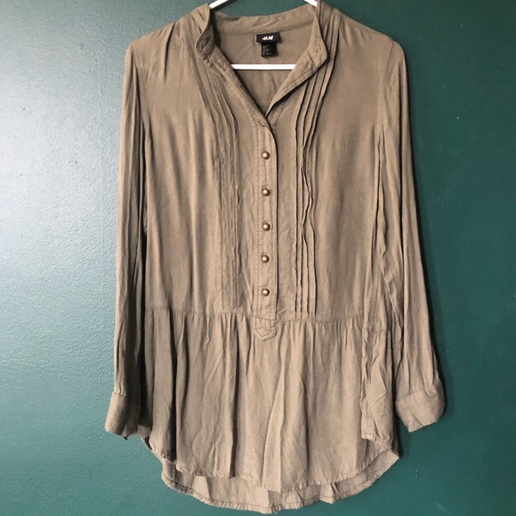 H&M Tops - H&M button front tunic